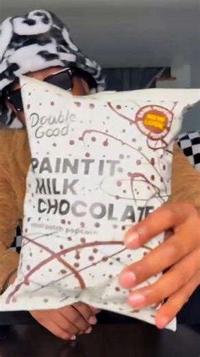 TRYING DOUBLE GOOD PAINT IT MILK CHOCOLATE POPCORN #food #foodie #foodreview #snacks #shorts