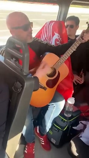 🎵 Jurgen makes it look easy, You know how hard it can be, I said the Redmen are going... To win the Champions League! 🎵 Brilliant tune inspired by The Beatles from singer Ray Durie on the way to Paris 🇫🇷 | Liverpool FC - Liverpool Echo