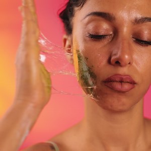 40K views · 14 shares | How to get rid of freckles 朗✨Easy treatments and beauty hacks with natural ingredients: | 5-Minute Workouts | Facebook