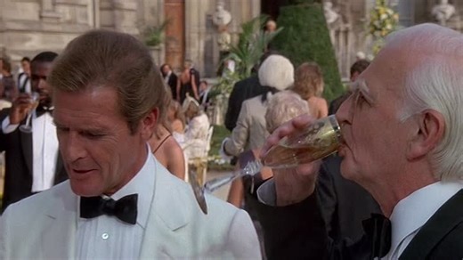 007.James.Bond.-.1985.-.A.View.to.a.Kill.476p.BDRip.x264.AC3-Gambit