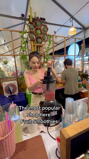 Talad Rot Fai Ratchada has reopened at a new location and renamed as Jodd Fairs. Here are some of the popular shops which you shouldn’t miss! https://aroimakmak.com/jodd-fairs/ | AroiMakMak