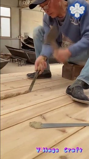 伝統的な木造船の防水技術：船底隙間のラミー麻押し出し防水