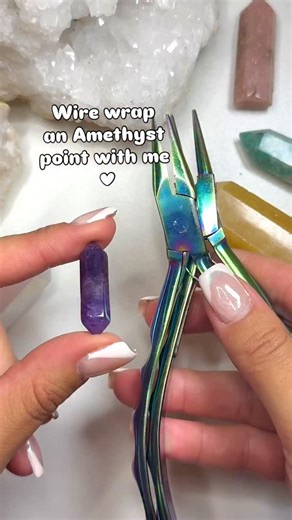 6.8K views · 1.8K reactions | I turned this wire-wrap technique into a full step-by-step course! If you’re ready to uplevel to the paid version, comment “YES” and I’ll DM you allll the details 梁來. #wirewrap #wirewrappingtutorial #jewelrymakers #handmadejewelry | Ethereal Elements | Facebook