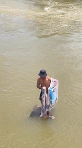 1M views · 7.3K reactions | Amazing Cas net Fly the best in River #Reel #reelsviralシ #reelsfypシ #cas #reel #fishing #mmo #fish #castnet | ទឹកថ្លា-Village | Facebook