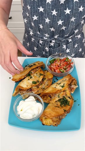 25K views · 149 reactions | Easy Mexican Inspired dinner Justine makes sheet pan tacos. | Whisk Takers | Facebook
