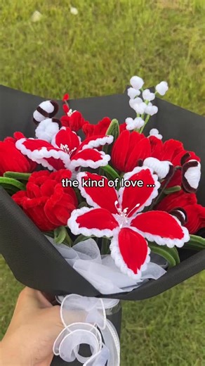 ✨ The kind of love… that never fades. Handcrafted from velvet wire, every bloom is made to last — just like the feelings behind it. Find your perfect bouquet via the bio link 🔗 🌐: elleblooming.com ––– All handcrafted flower bouquets and frames made of pipe cleaner flowers by ELLE BLOOMING 💐 #flowers #handmadeflowers #gifts #lovegifts #westernaustralia #flowers #giftideas #pipecleaners #pipecleanerflower #aussiemade | Elle Blooming