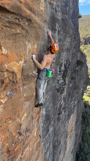 Big whip! From @tobias_corkin “Here’s a wip from today on I Had a Dream in the Blue Mountains, Aus. It’s goes at 25. Hope you enjoy!“ 🎥 @ssamjamess . Follow for more rad action! . Have a whipper clip? Email us to share . #whipper #sportclimbing #cool #awesome #mountains #climbing #australia #rockclimbing #nature #climb #bluemountains #tradclimbing #mountain #passion #climber #climbinglife #escalada #boulder #weather #outdoors #aus #mountaineering #stone #training #memes #falling #sport | Funcky