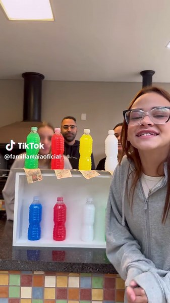 Desafio da Garrafa com Mamisu Papis e Mana Maia