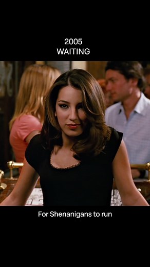 Ryan Reynolds Movie: Waiting (2005) - Restaurant Shenanigans and Team Dynamics