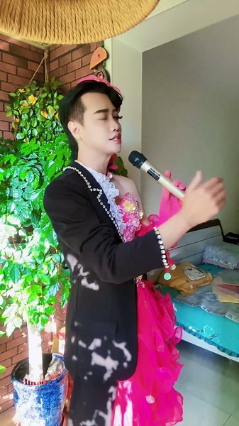 Male and female voices can be seamlessly and freely switched. #dance #duet #love #wedding #happy