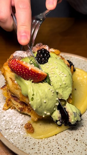 Jordan Shore on Instagram: "boozy brunch and unbeatable Japanese eats @yokai.izakaya 🍴 ✨For those who don’t know Yokai Izakaya is one of the most electrifying restaurants north of Toronto, and they’ve just released their brand new Boozy Brunch, perfect for a #brunchdate 🥂 😎 Sip on heavenly cocktails and mimosas (or iced matcha lattés if that’s more your speed) and munch on Japanese-style dishes like Match Cereal Milk French Toast, Honey Butter Home Fries, and Wagyu Steak & Eggs. 🤤 👉 Pro Tip