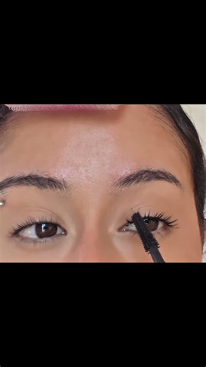 Wispy Manga Lashes turtorial. No lashes needed only mascara tweezers and a lashes curler #cute