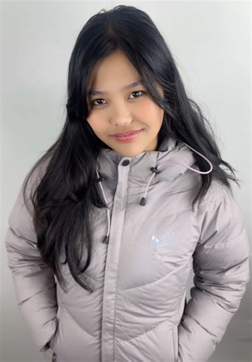 🌙🧥 Soft. Warm. Effortlessly Stylish. Meet the Navigate Miss Moon Ladies Down Jacket—designed for Kathmandu winters with lightweight insulation, a flattering fit, and all-day comfort. Crafted by Navigate, a Nepal-based outdoor brand inspired by Himalayan weather and modern city style. ✨ Cozy vibes. Confident looks. 🛒 Shop Now | 📩 DM to Order | 📍 Navigate, Kathmandu Winter glow hits different 🌙 Cold outside, cute inside ❄️ Kathmandu winter, but make it stylish #navigate #ladiesdownjacket #fo