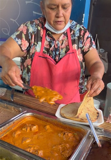 Rellena gigante de torta de carne en pipián — receta paso a paso