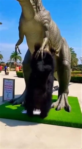 T Rex Lost to a Brown Bear and His Cub Stood By! 🏆🐾 #BattleOfTheTitans #BrownBear #DinosaurFight #