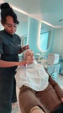 AD A dreamy friday evening, I had such a gorgeous facial with ELEMIS Monmouth Street using the Pro-c