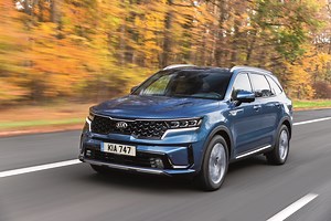 Kia Sorento Hybrid Review 2026 | Drive, Specs & Pricing