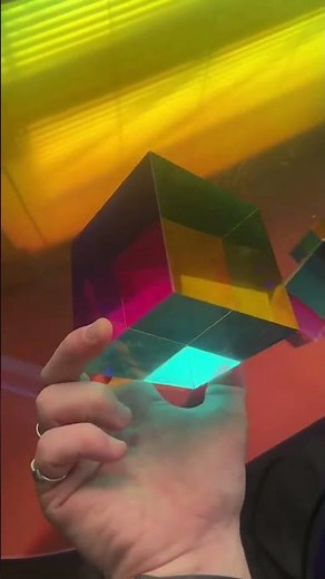 CMYC shows how cyan, magenta, & yellow can make any color! #colortheory #colormixing #colorchanging