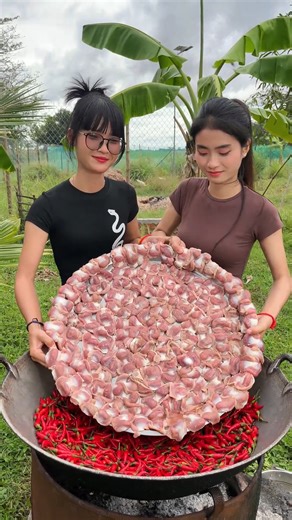 One bite of this chicken with chili and you’ll be hooked! 😍 | Nom Nom Kitchen