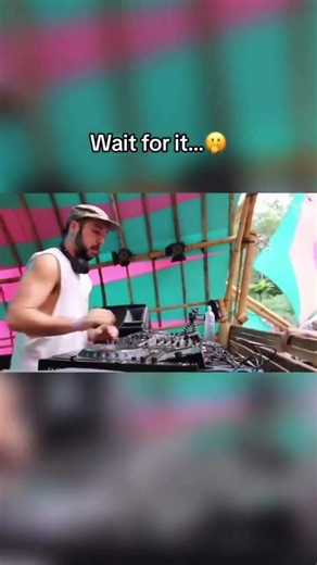 A DJ’s worst NIGHTMARE! 😱