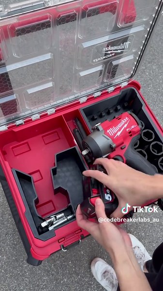 Efficient Milwaukee Impact & Socket Kit for Pros