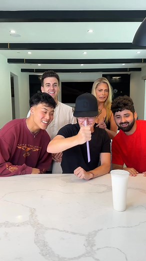 Best Summer Game To Play With Friends.. | Jojo Sim