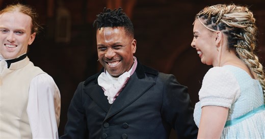 Leslie Odom, Jr. Gets Incredible Standing Ovation Amid Return to ‘Hamilton’ on Broadway