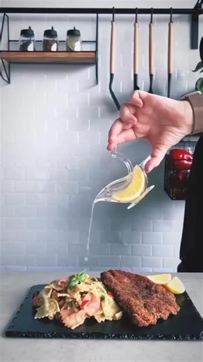 Cai Feng on Instagram: "👽🍋 Juice Extraction from Outer Space! 🛸 「Alien Octopus Juicer」 ✅ Cyborg Design：Dual chrome finishes (Silver/Gold) glow like UFO ✅ Tentacle Tech：8 stainless arms extract 30% more juice ✅ Size Matters： 👾Large (11.4” tall) - Family size, 1 lemon=5oz nectar 👾Compact (8“) - Fits picnic baskets, juice on-the-go ✅ Auto-Clean Mode：Detachable parts survive dishwasher cycles 🎁 LIMITED：Free ”Galaxy Mixology Guide“ + non-slip base 👉🏻 Use code”ALIEN20“ for 20% off ➕ Join #Spac