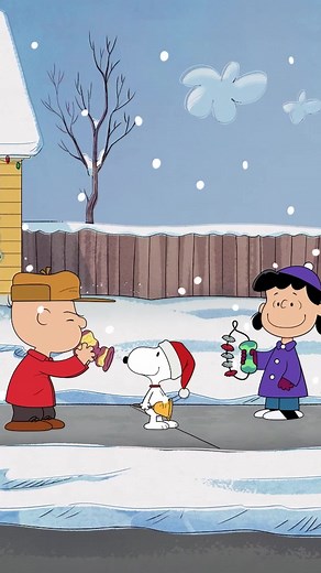 Christmas with the Peanuts Gang ❤️ Watch The Snoopy Show on @appletv