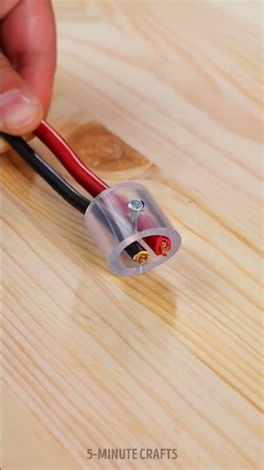 Clean cables in seconds with this simple trick 👀