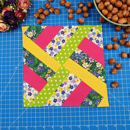 With this patchwork pattern you can make handicrafts such as pillowcases, blankets or placemats. | Lady Loves Knitting