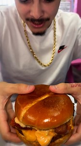 😮‍💨 THE DIRTY SMASHER ‼️🔥 This burger goes HARD — juicy, messy, and packed with flavor that’ll have you thinking about it all week.🍔 Single Dirty Smasher Fries just $7.99 ‼️⏰ Only till 7PM — don’t sleep 😴👀 Ask about the Dirty Smasher… if you dare 😝📍#CandyAndy#DirtySmasher #BurgerLovers #SmashburgerGoals #FoodieFinds #MessyEats #OnlyAtCandyAndy | Candy Andy