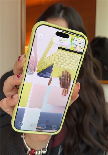 the moment is here, a blush macbook neo has made it into the world💗💓💻 as well as other fun colors! but i’m so happy that apple is bringing more color to everyone’s world✨ #iphone17promax #macbookneo #macbook