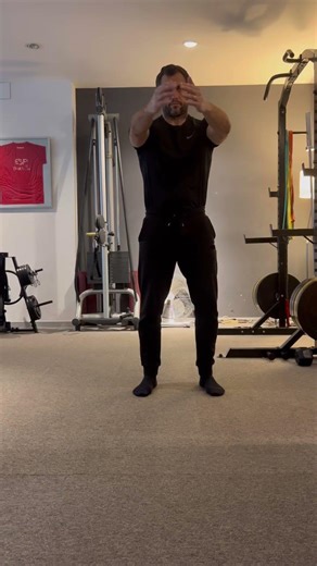 Anteversión escápulo-torácica. Movilidad activa hombro