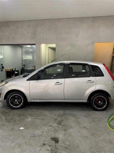 🚗 FORD FIESTA 1.0 FLEX 2014 – ECONÔMICO E COMPLETO 💡 Ideal para o dia a dia, confortável e com ótimo custo-benefício! ✔ Manual do proprietário e chave reserva ✔ 90.000 km ✔ Câmbio manual ✔ Direção hidráulica ✔ Vidros e travas elétricas ✔ Rodas de liga leve ✔ Multimídia O Ford Fiesta é conhecido pela boa dirigibilidade, economia de combustível e manutenção acessível, sendo uma excelente opção tanto para uso urbano quanto para quem busca um carro confiável e confortável. 💰 R$ 35.900 📲 JF Multi