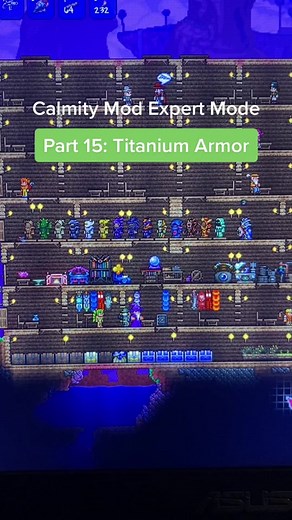 Experimente o Armadura de Titânio no Terraria!