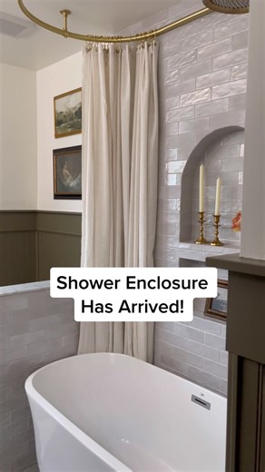 Ceiling-Mounted Oval Shower Curtain Rod for Stylish Bathroom Renovation