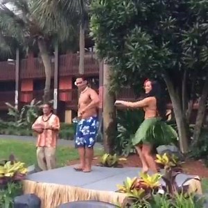 465K views · 3K reactions | Hawaiian Hula Dance! #WDWResorts Disney's Polynesian Village Resorts. | KQ 105 | Facebook