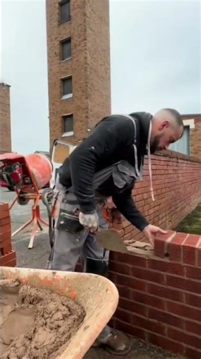 Precision Bricklaying in Action – Rebuilding a Damaged Wall with Clean Technique #bricks #brickwork