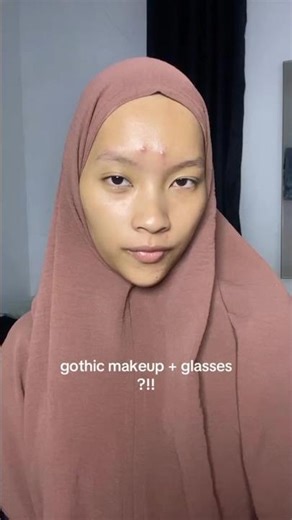 Tata Rias Makeup wajah nya bikin kaget