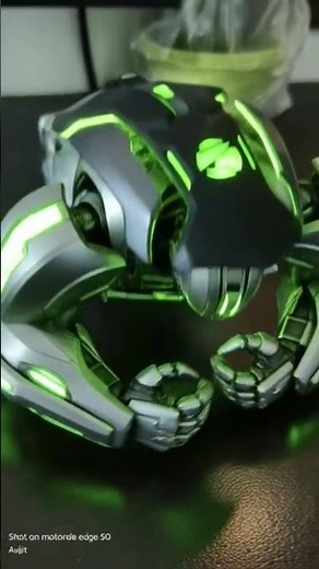 Mouse transforming to a transformer character____AI🖱️