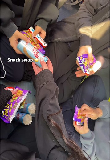 ويا الترند 🙈🤩 #ghala #غلا #نوشة #snackswap #WB #bestfriends #friendgroup #warnerbros #الشعب_الصيني_ماله_حل😂😂