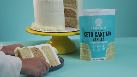 Lakanto Sugar Free Keto Cake Mix - Sweetened with Monk Fruit, Gluten Free, 1 Net Carb, Keto Diet Friendly, Delicious - Vanilla
