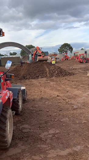 Our Certificate III in Civil Construction Plant Operations students undertaking their practical training at our Werribee site today. Want to get involved? RII30815 - Certificate III in Civil Construction Plant Operations ★ Courses commencing weekly ★ Geelong and Werribee locations Includes: ➡ Excavator ➡ Backhoe ➡ Roller ➡ Front end loader ➡ Skid steer ➡ Traffic management ➡ Core units Cost: • Government funded student: No tuition fee* • Non-Government funded student: $4,850 Duration: • 44 face