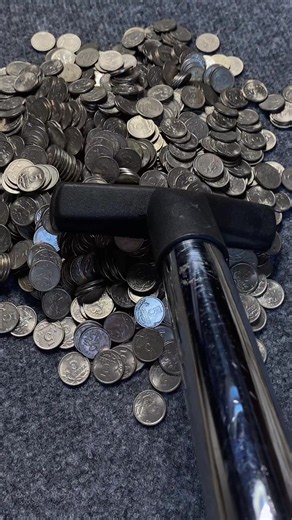 Plastic vs Metal Vacuum Sounds: Which Do You Prefer?