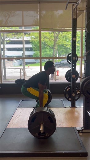 Hitting 405 for reps! 5 rep max is done and dusted.
