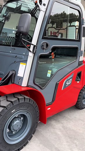 Enhancing Efficiency with the G3Series 5 Ton HELI Forklift