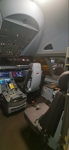 Cockpit view Airbus A350 - 900