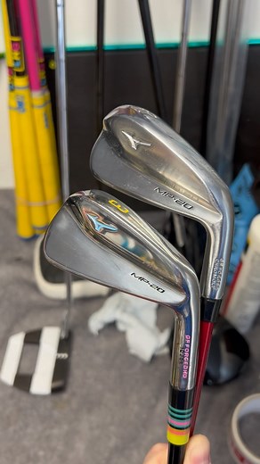 This is what the difference looks like between a mizuno mp20 hmb and a wish version of the same thing.. . If you were handed just the wish version and you hadn’t seen a hmb before then you would be forgiven for thinking that it was a real club 😳 . But up close you can see that the material is quite different with the main giveaway being the text 🤔 . (The real one being the top one) . #golf #golfclub #golfclubs #golfclubhouse #mizuno #mizunogolf #mizunogolfeurope #mizunomp #mizunoirons #mizunoi