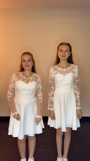 Elegante og unikke konfirmationskjoler✨ Find din konfirmationskjole hos os💞Vi sælger de smukkeste konfirmationskjoler fra mærket Brudedesign💞Book tid til kjoleprøvning i vores butik, og HUSK, at vi også kommer til Odense og Vejle🌍 #konfirmation #tiktokdances #dancetrend #goviral #fyp #confirmation #konfirmationskjole #denstoredag #denstoredag #foryoupage #whitedress #konfirmation2026 | Holmenlund Brud og Fest